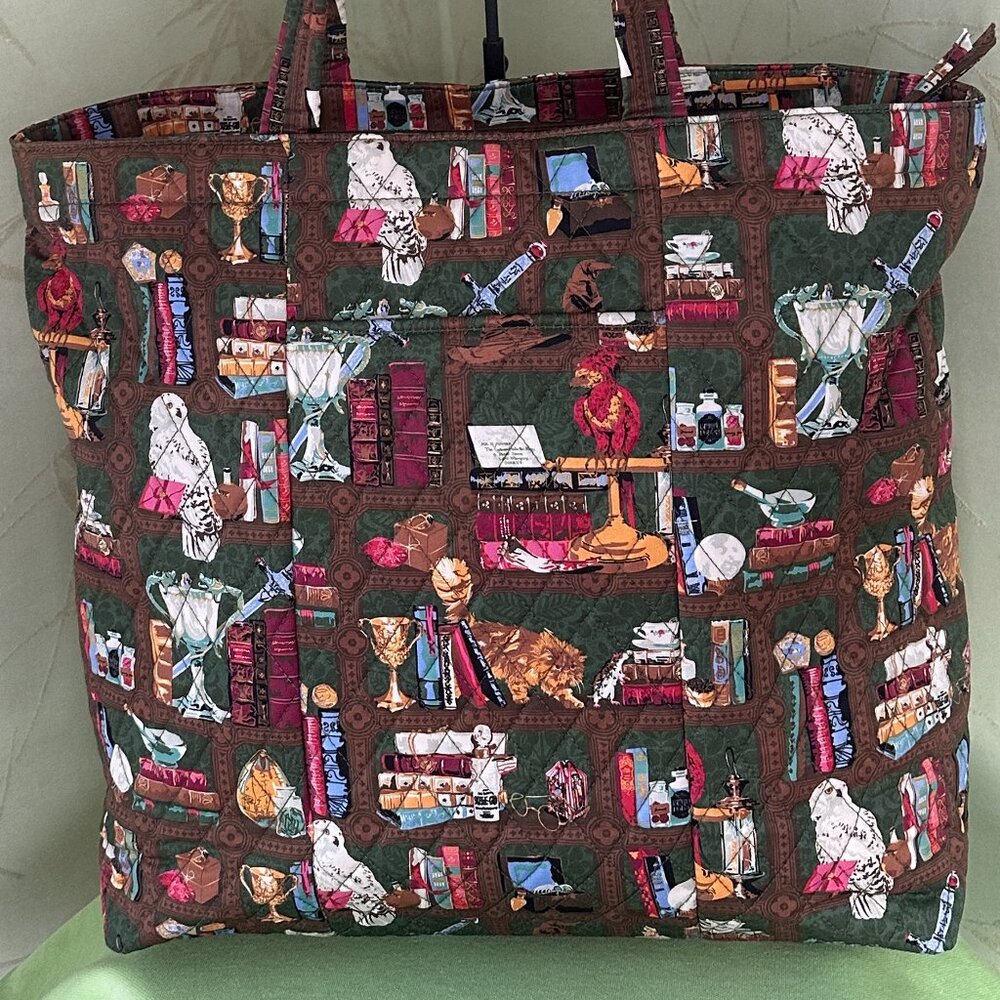 VERA BRADLEY HARRY POTTER ORIGINAL ZIP TOTE BAG:NWT HOGWARTS LIBRARY (#2)